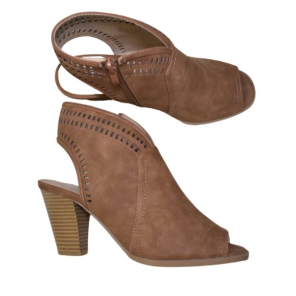 Chinese Laundry Peep Toe Booties Size 7.5 Brown Faux Leather Heeled Boots - Picture 1 of 13